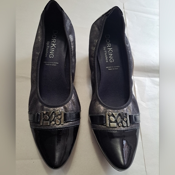 Docking By Fluchos   Black Pump With Embellishments - Picture 2 of 11